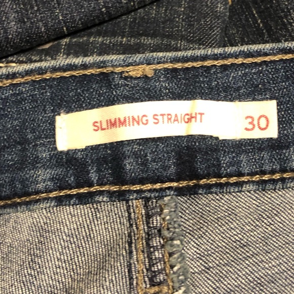 Levi’s slimming straight women’s jeans size 30W 32L. - Picture 5 of 7